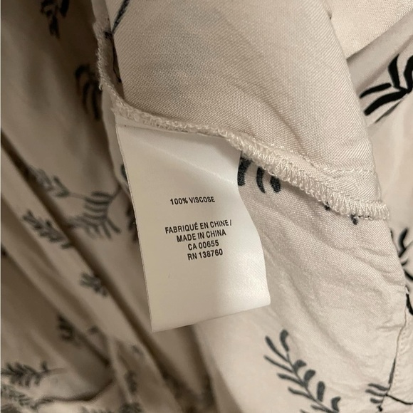 Reitmans Floral Beige Open Cardigan size Medium - Picture 6 of 6